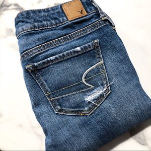 10/10 Condition AE Size 4 Jeans